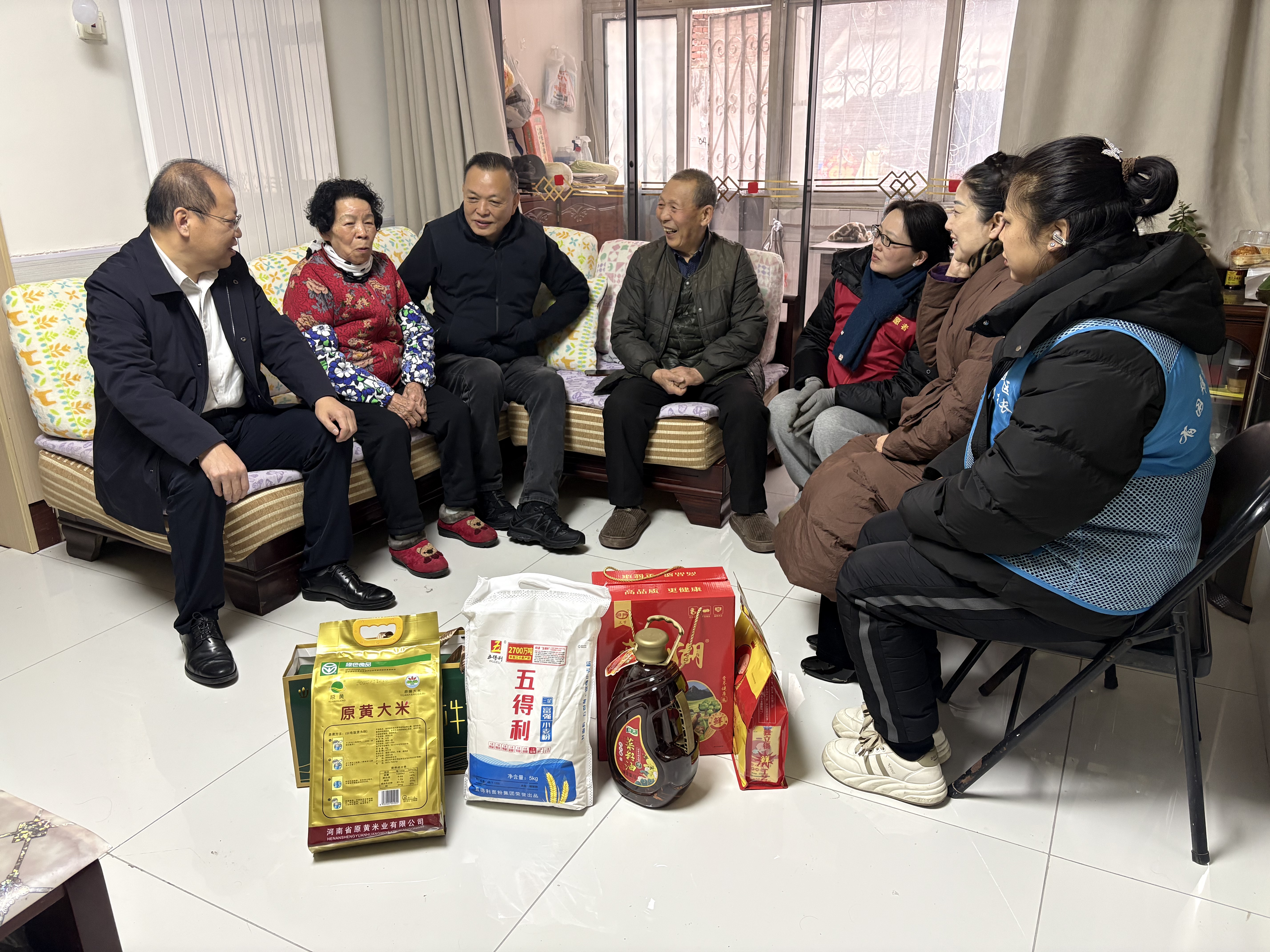 20260210（宣传-动态）新华区委常委、统战部部长谷向春节前夕慰问老党员 (2).jpg